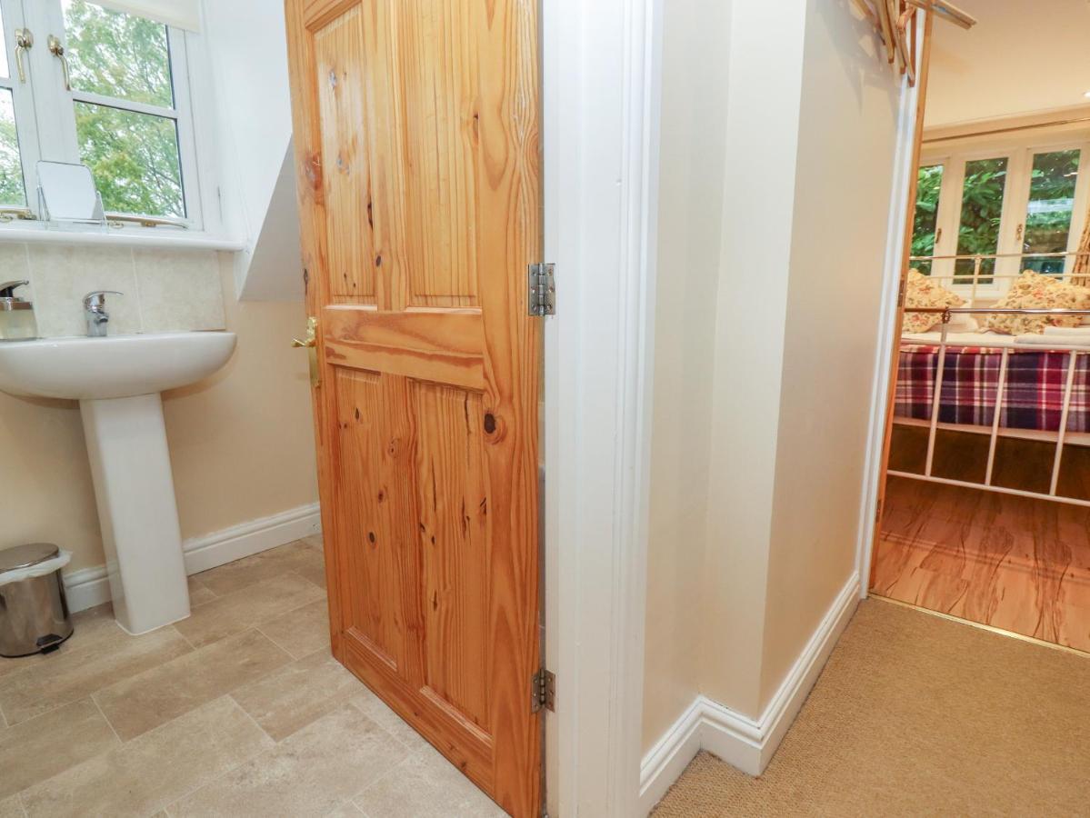 The Cottage At Barrow Mead Bath Exterior photo